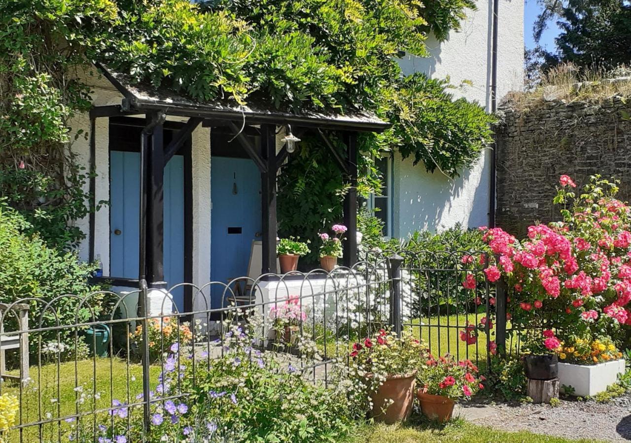 Castell Madoc Cottages Lower Chapel Экстерьер фото
