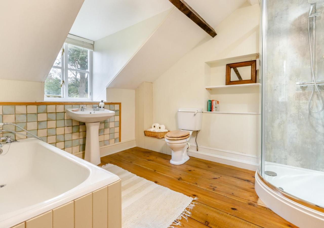 Castell Madoc Cottages Lower Chapel Экстерьер фото
